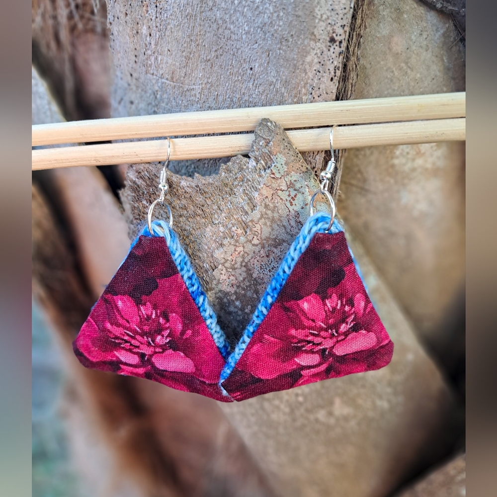 Triangle Knit Earrings Blue Hand Dyed Yarn Red Floral Cotton - Picture 6 of 11